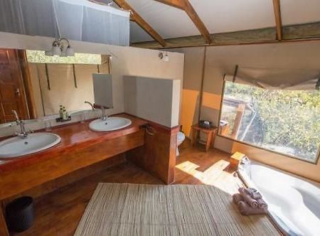 Lion Tree Top Lodge Hoedspruit Exterior photo